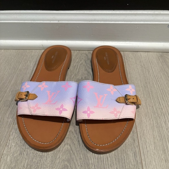 Louis Vuitton leather sandal - Picture 2 of 3